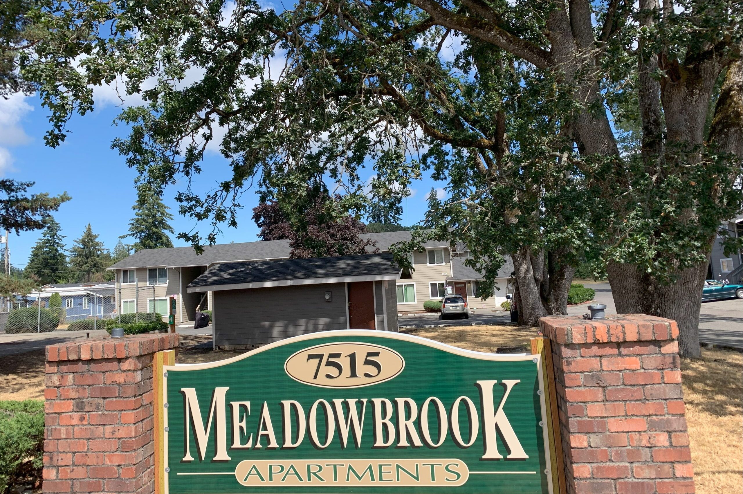 Meadowbrook Apartments