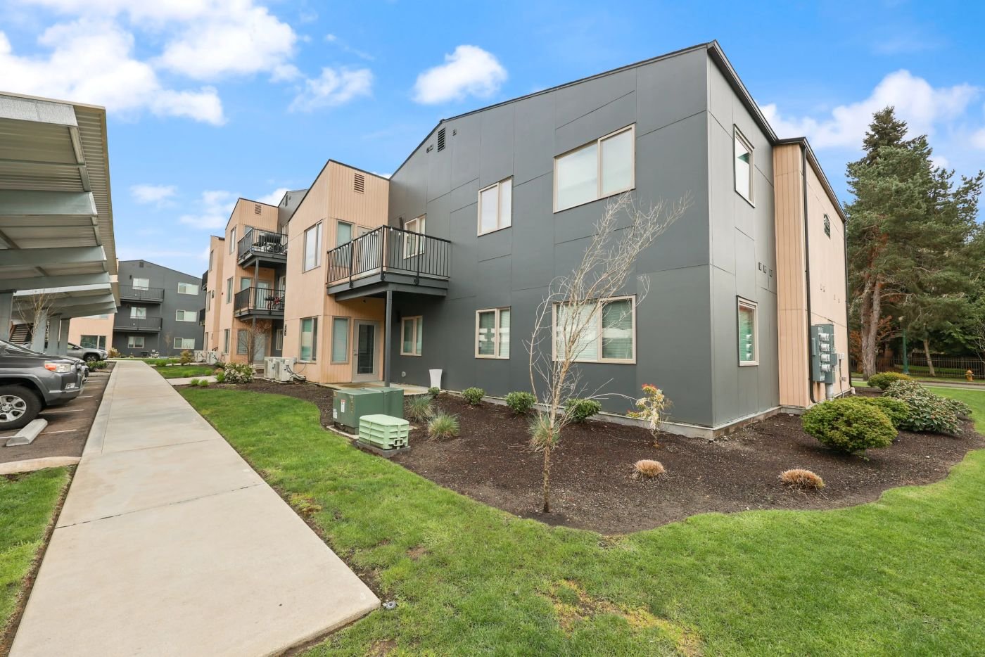 Crescent Point apartments in Olympia, WA
