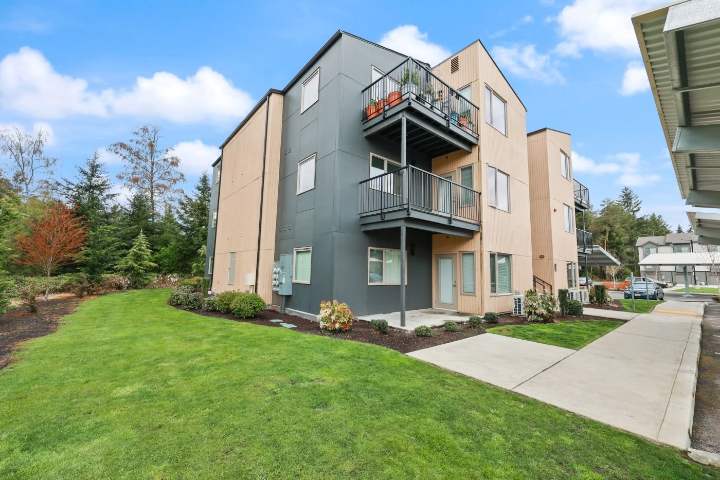 Crescent Point apartments in Olympia, WA