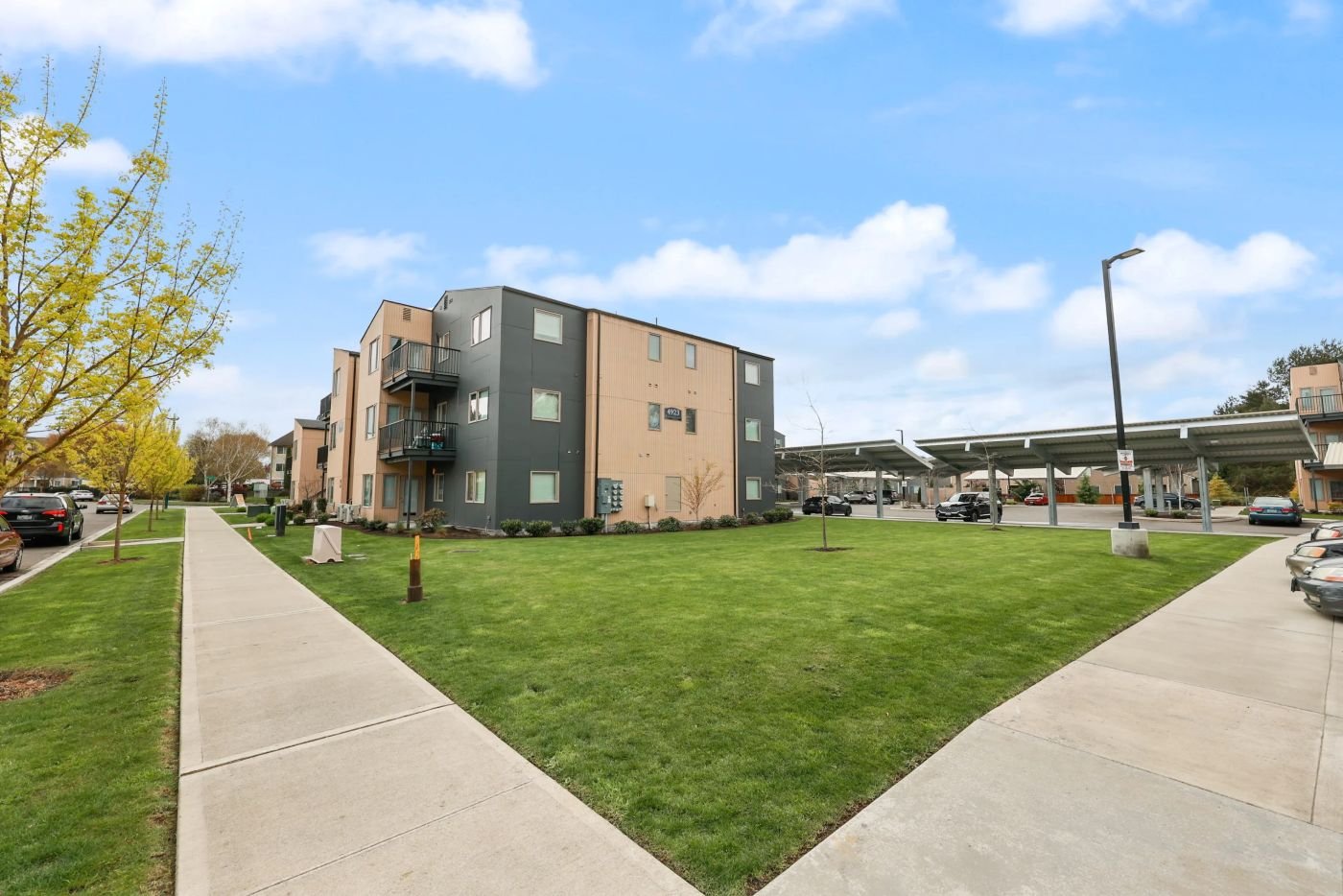Crescent Point apartments in Olympia, WA