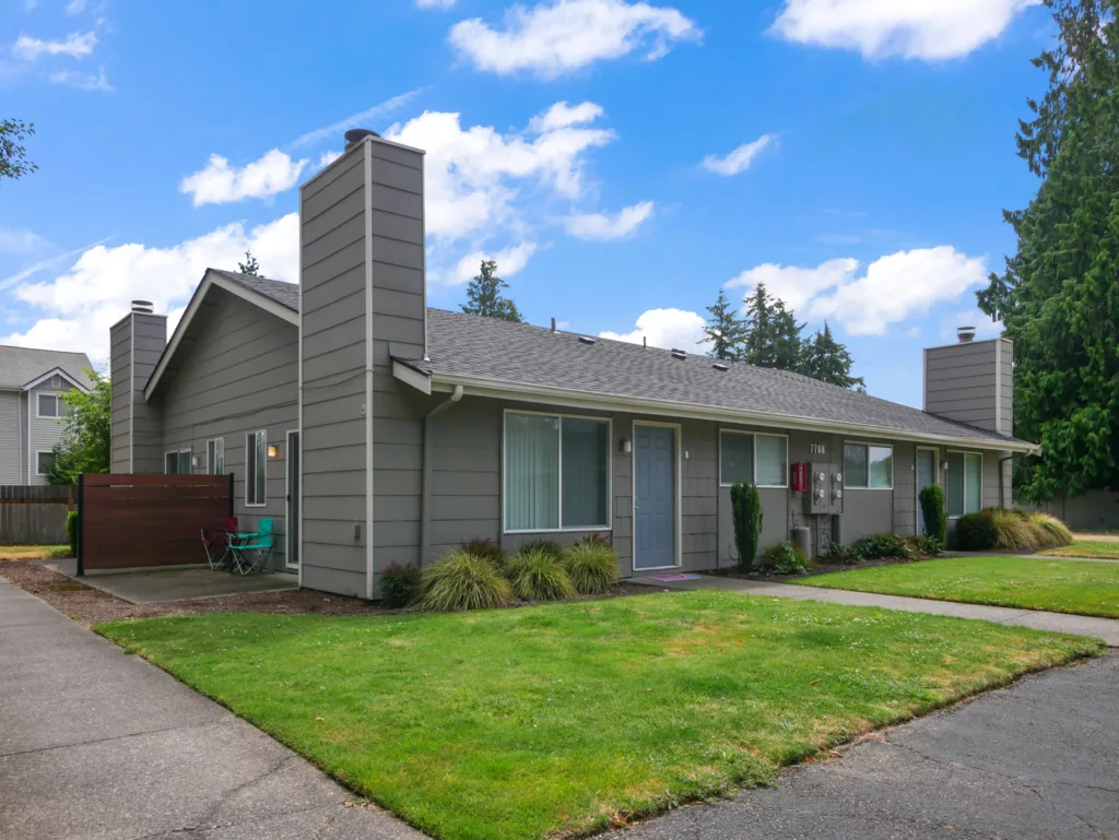 Cirque West apartments in University Place, WA