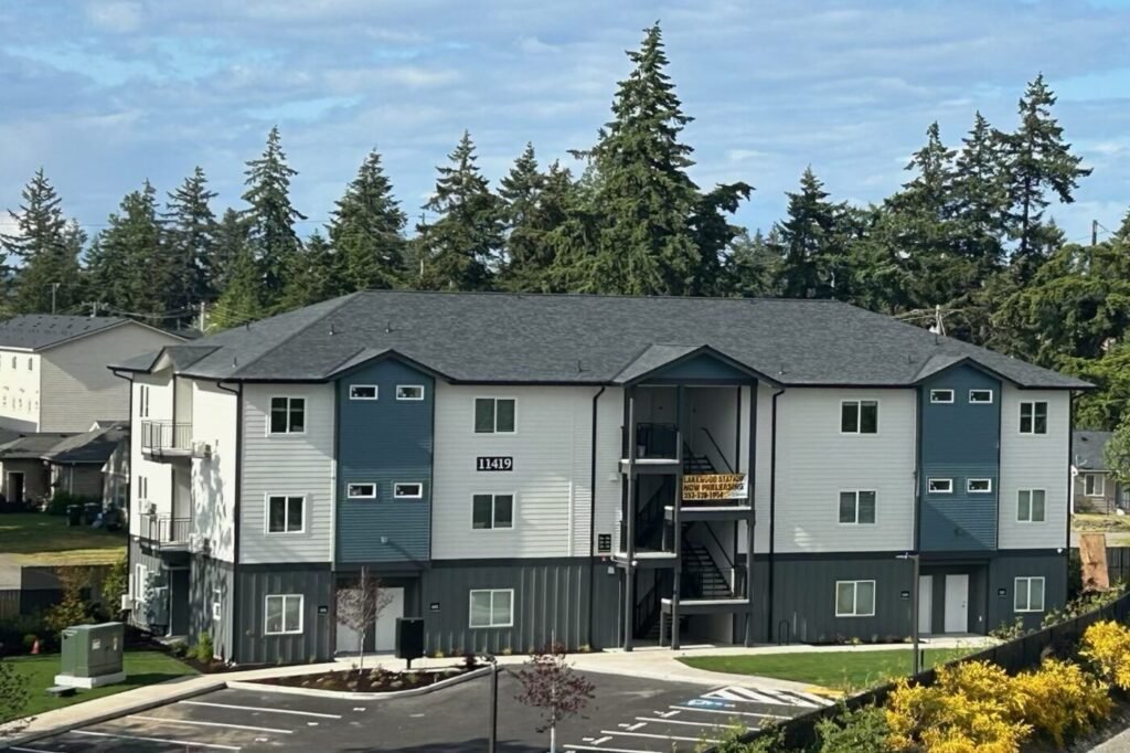 Lakewood Station apartments in Lakewood, WA