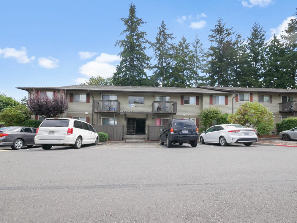 Brookside apartments in Kent, WA