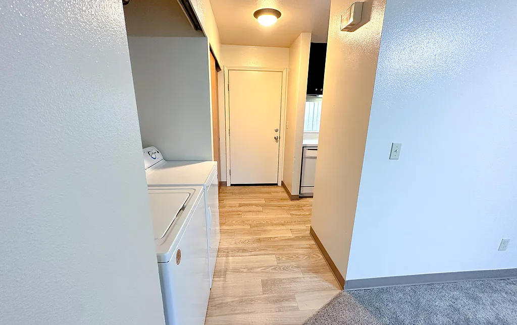 Colonial apartments in Marysville, WA