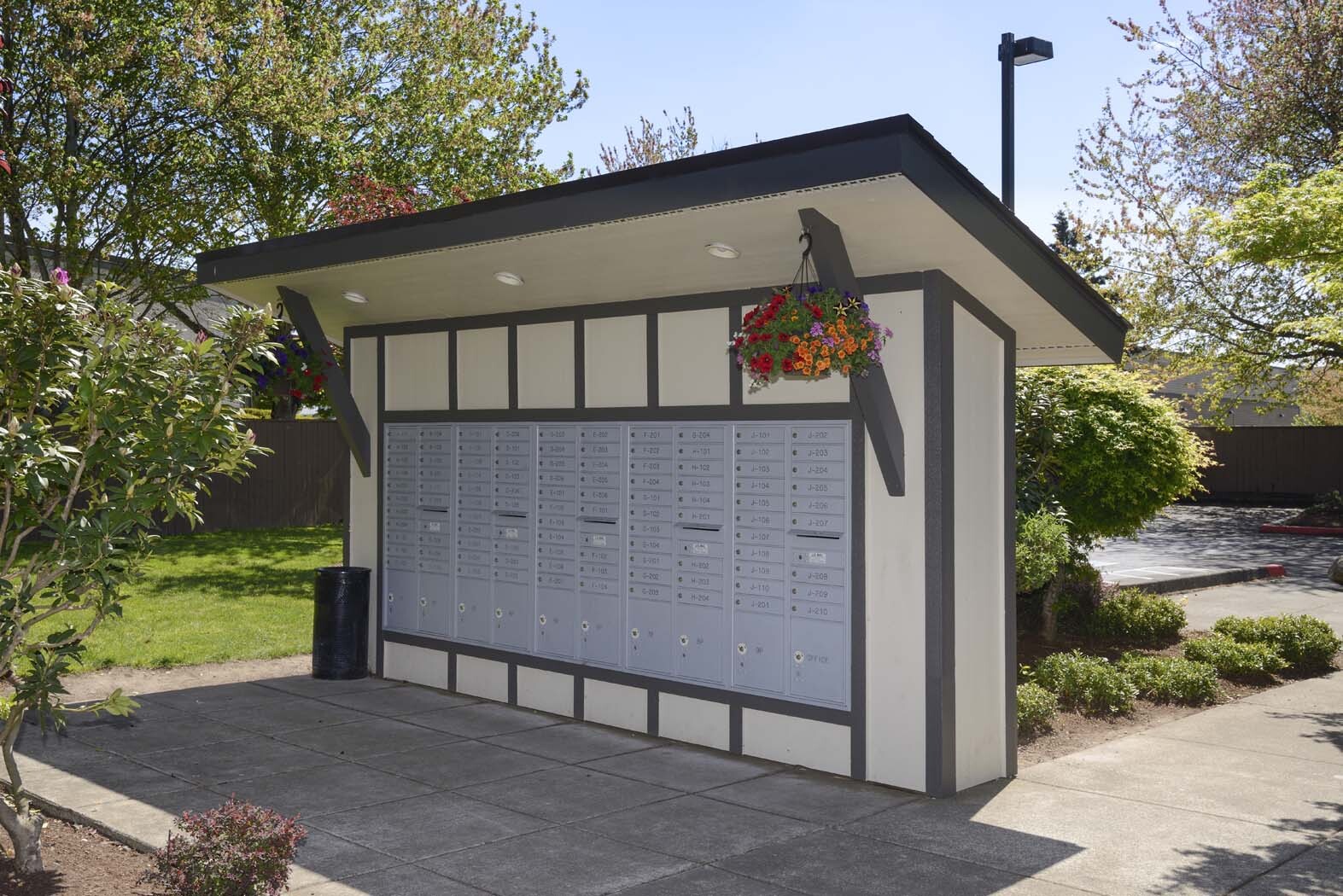 Exterior at Arbor Chase apartments in Kent, WA
