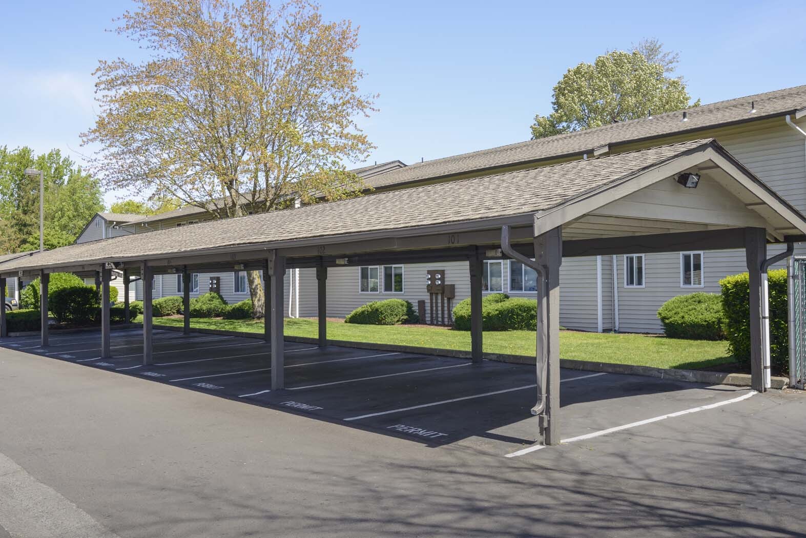 Exterior at Arbor Chase apartments in Kent, WA