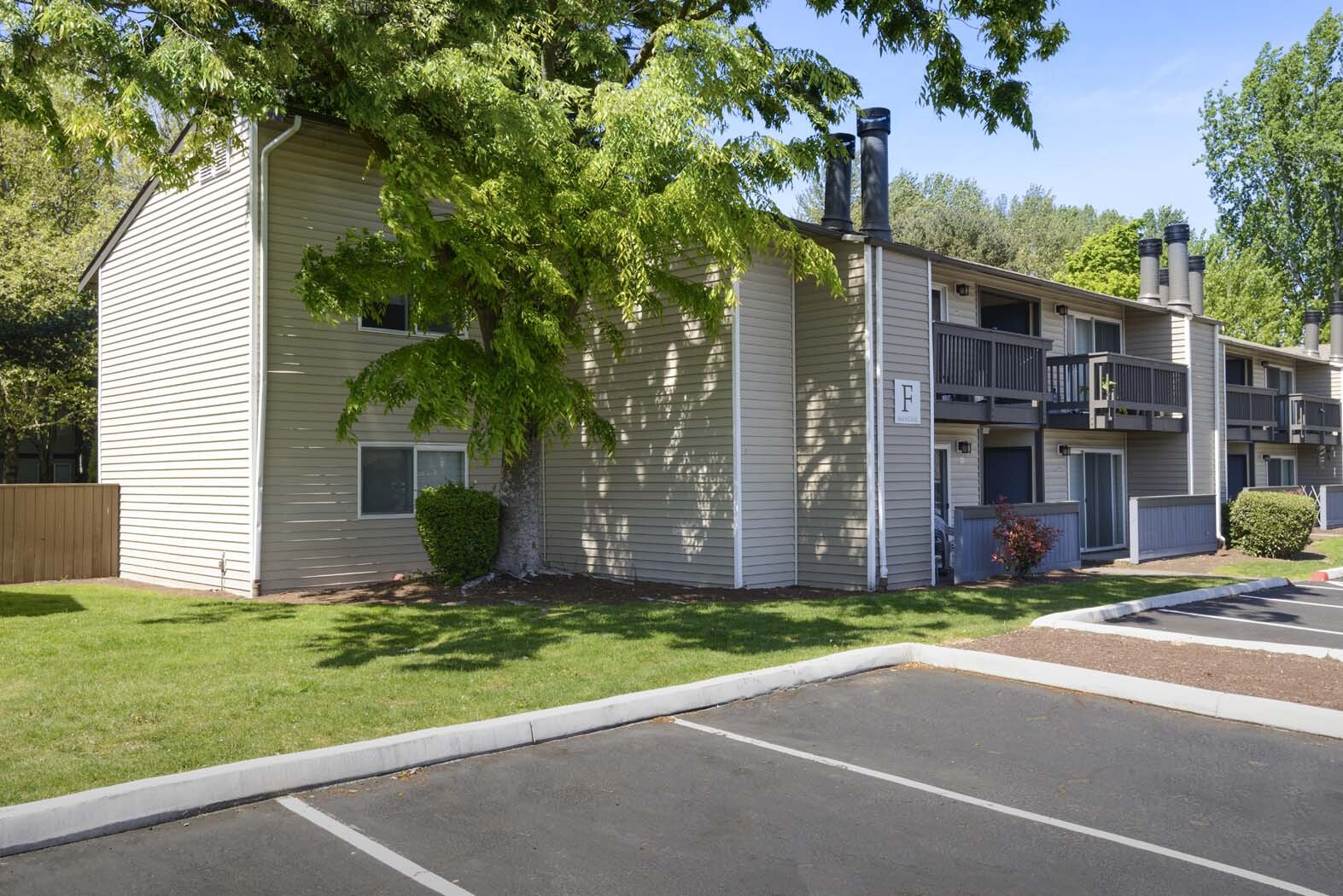 Exterior at Arbor Chase apartments in Kent, WA
