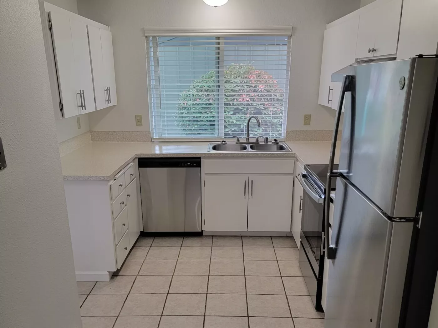 Kitchen at Rainier View apartments in Sumner, WA